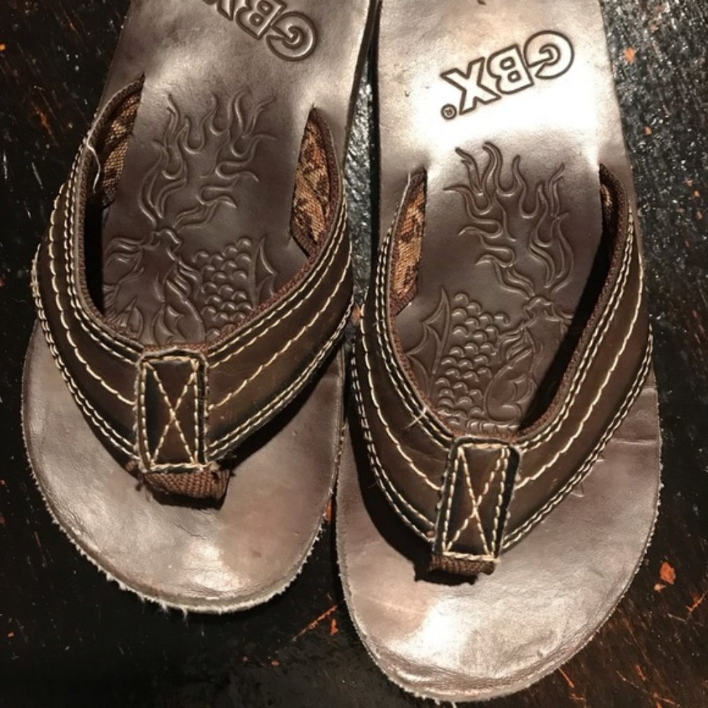 GBX Brown leather flip flop Sandals 6